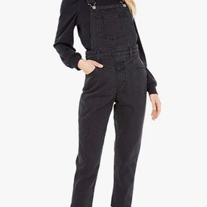 NWOT Levi’s Black Tailored Tapered Overalls